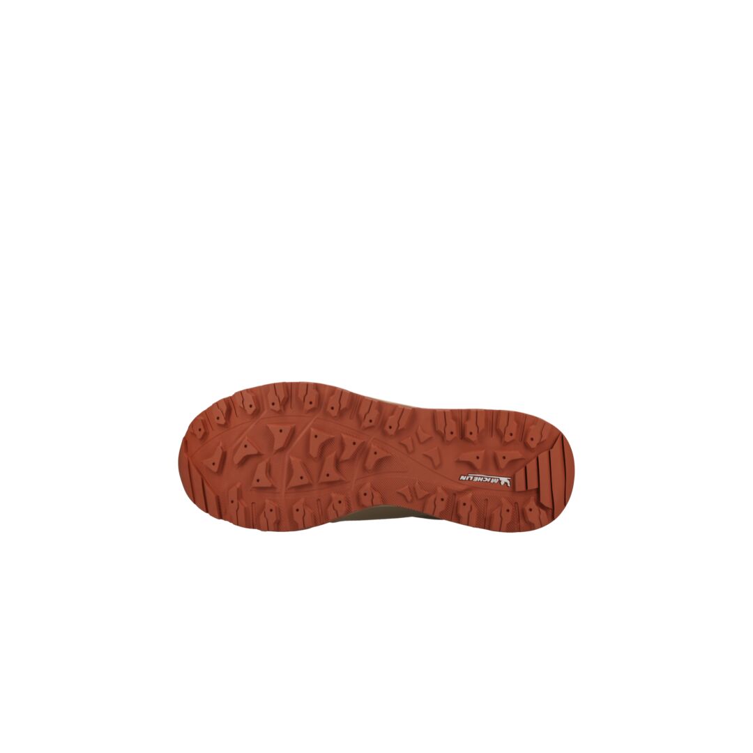 En brun Hiker Kuru DrymaxX Outdoor Skor Herr-sula med texturerade slitbanor och en liten Halti-etikett.