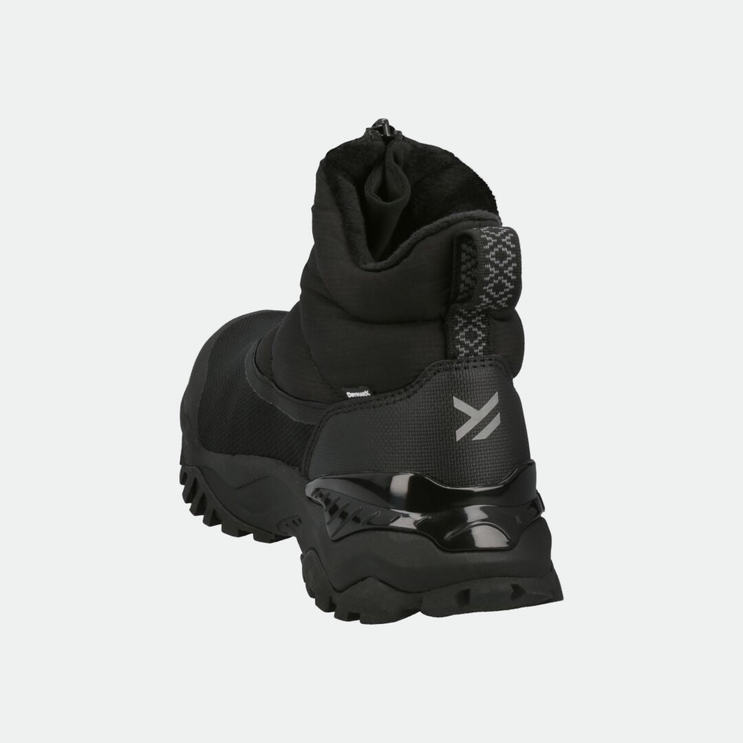 Halti Toppari Zip DX damkänga i svart har en robust sula, dragsko och återvunna material.