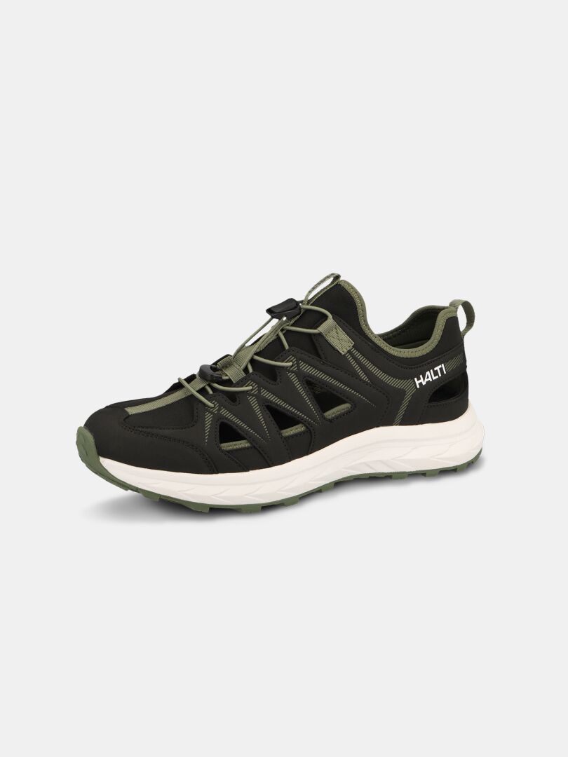 Seili Hybrid Sandal Herr från Halti är en svart och olivfärgad sandal-sneaker med vit sula för bekväm gång.