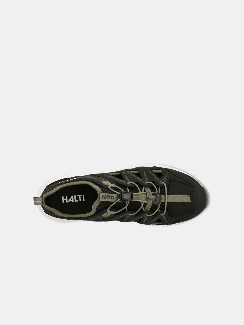 Halti Seili Hybrid Sandal Herr i svart/olivgrön, med elastiska snören och märkt innersula, sedd uppifrån.