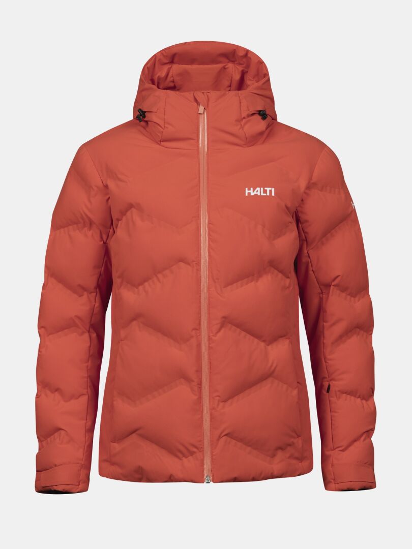 Halti Nordic Arcty II Skijacka Dam är en rostorange, isolerad jacka med huva, dragkedja och logotyp på bröstet, visad på vit botten.