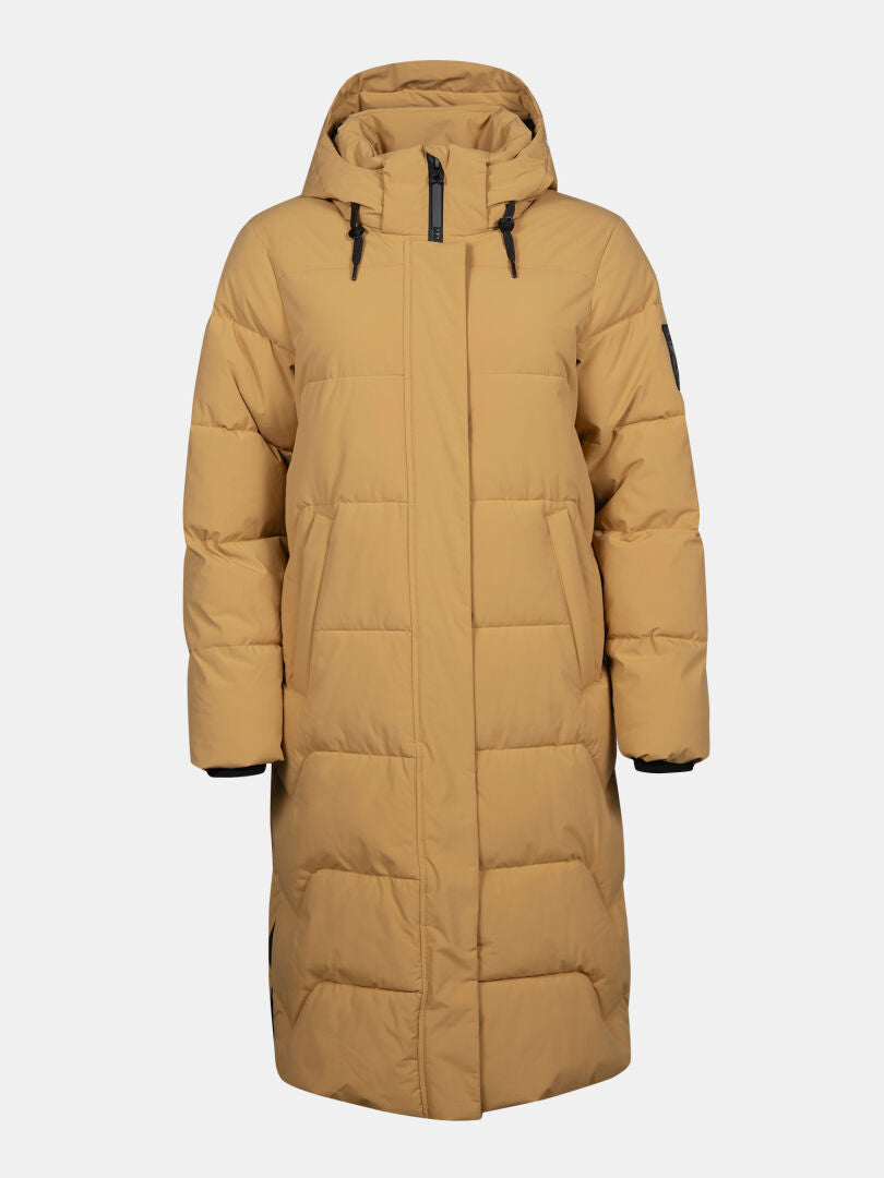 Brahe Puffer Long Vinterjacka Dam från Halti i återvunnen polyester, med huva, visas mot neutral bakgrund.