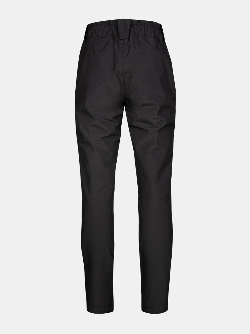 Halti Routa Short vinterbyxor för damer i storlek Plus, elastisk midja, kortare byxlängd, bakifrån på vit bakgrund.