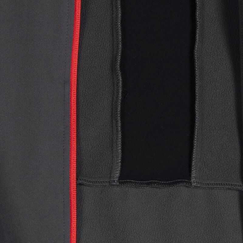 Närbild av Halti Siide Längdskiddräkt Herr i svart/grå Stormwall® med en röd vertikal söm på vänster sida.