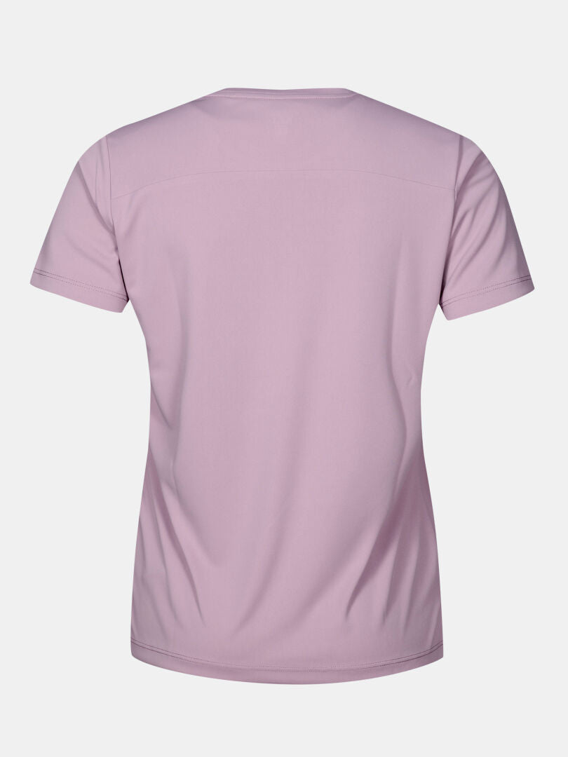 Baksidan av en lila kortärmad Teknisk T-tröja Dam Plus – en teknisk stickad sport-T-shirt.