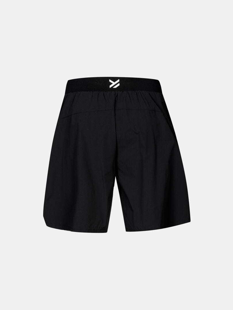 Bakifrån Halti Uurto Shorts Herr med svart midjeband och en liten vit logotyp i mitten.