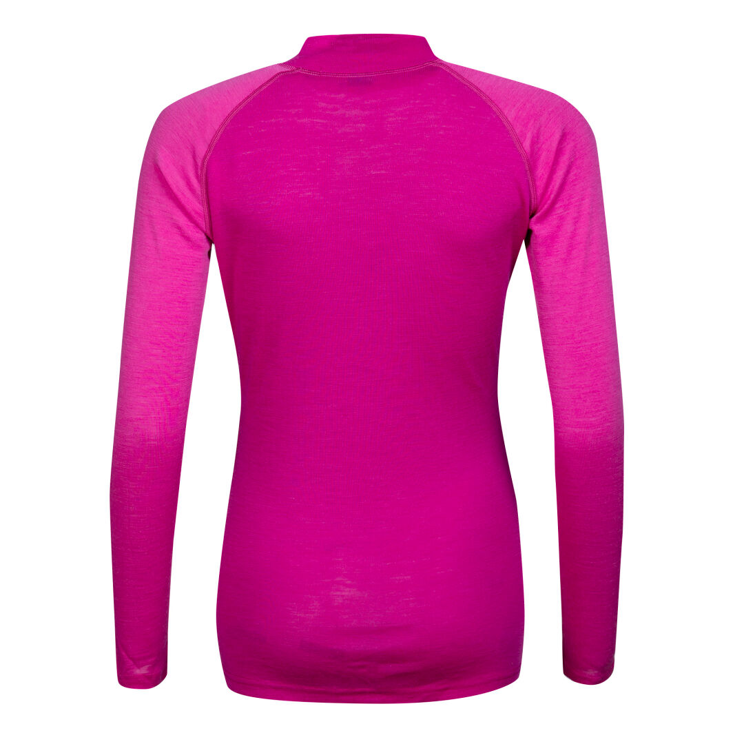 Bakifrån på Halti Neva Merinoull Underställsset Dam i ljusrosa, långärmad, hög halsringning på vit bakgrund.