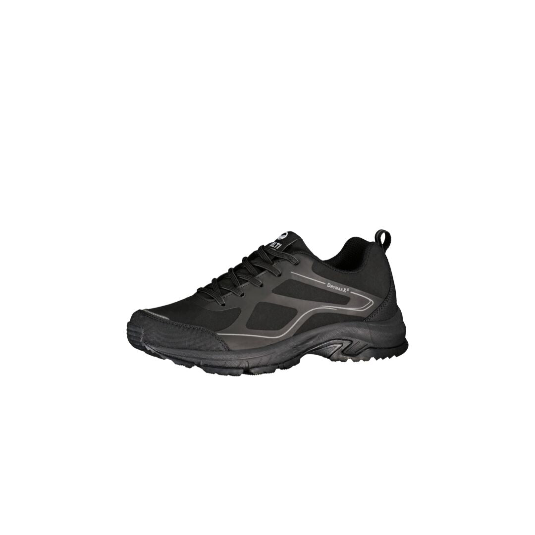 Halti Narvik Low 2 Herr DrymaxX svarta/grå sneakers med GripmaxX Antislip-sula, visade mot vit bakgrund.
