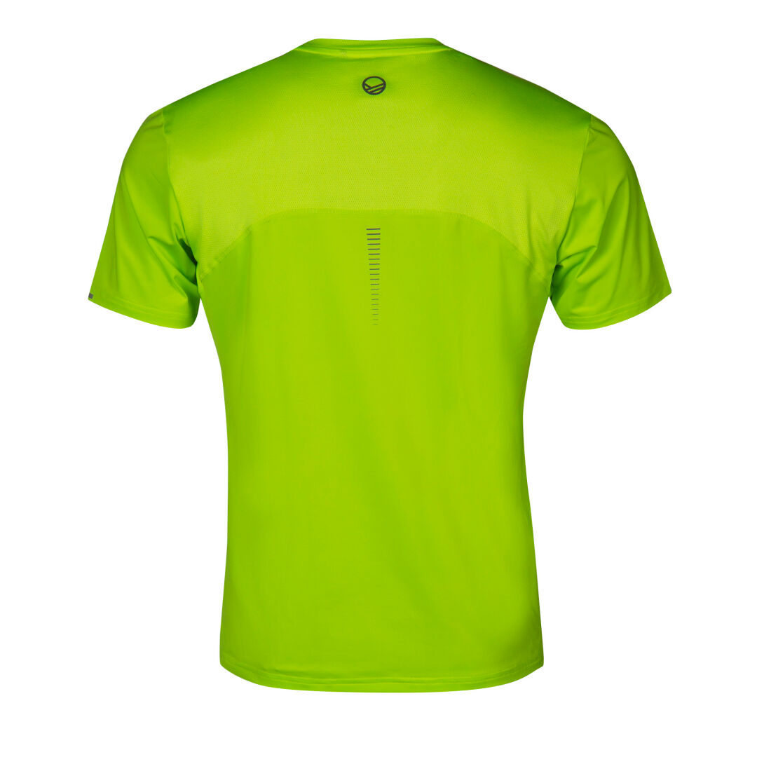 Baksidan av Halti Urbanite Herr Active Dry T-shirt i ljusgrön återvunnen polyester, logotyp vid kragen, prickig design.