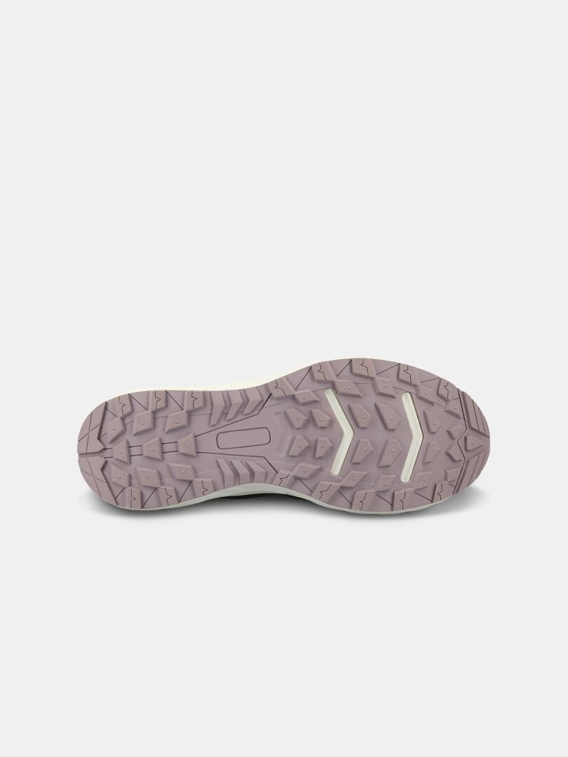 Halti Seili Hybrid Sandal Dam har en lila sula med textur för bättre grepp och fäste.