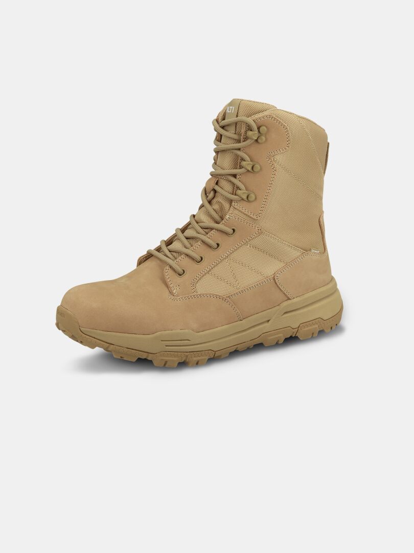 Halti Regis DX Känga Herr: Taktisk känga med snörning i brun nubuck, robust sula och förstärkta sömmar, på vit bakgrund.