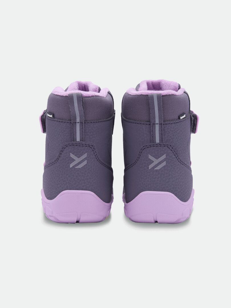 Halti Jalava DX Barfotaskor Junior i lila/lavendel; synliga strukturerade sulor och tygfoder för lek utomhus.