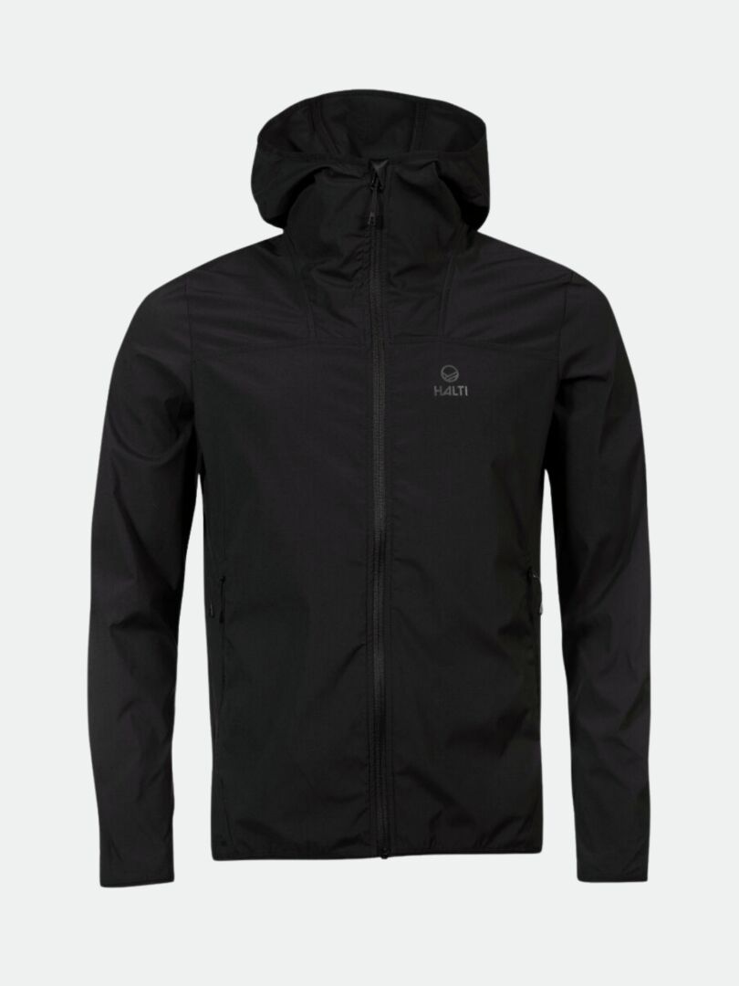 En svart Halti Pallas Herr Lite X-stretch Jacka med huva, långa ärmar och fickor på en ljus bakgrund.