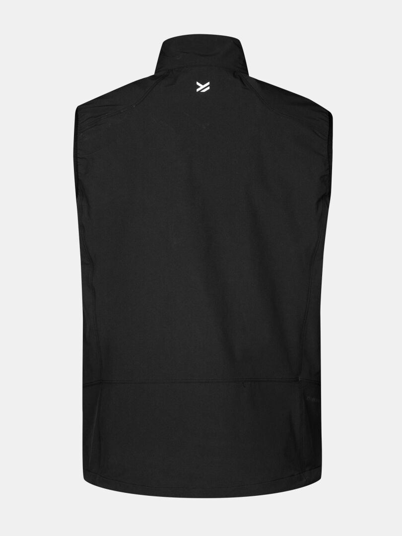En svart Halti Pallas Evo X-stretch Väst Herr bakifrån med en vit logotyp nära kragen på en enfärgad bakgrund.