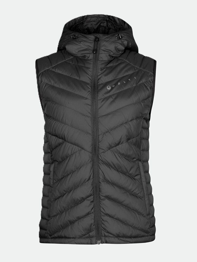 Halti Evolve Lite Dunväst Dam är en svart, ärmlös puffer med huva tillverkad av återvunnet material.