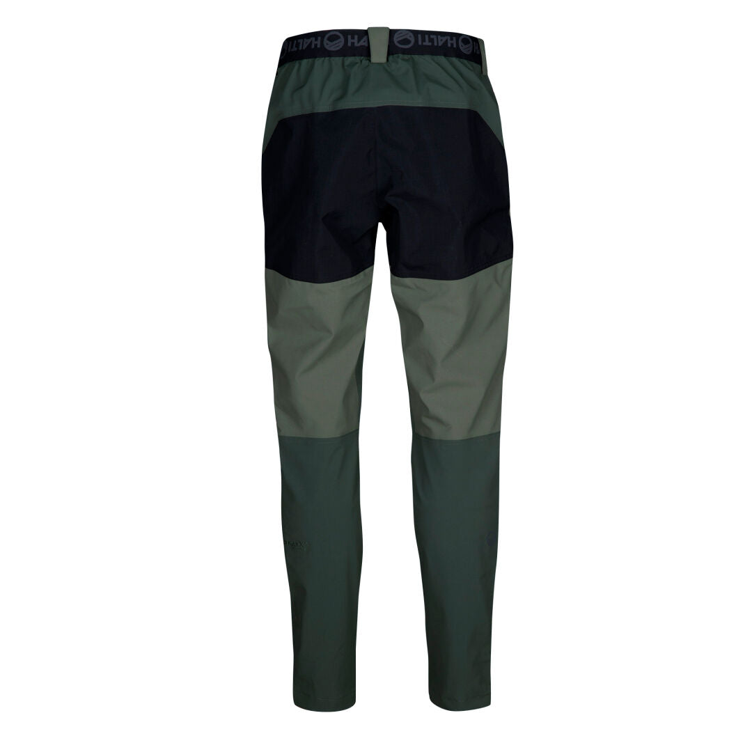Baksidan av Halti Hiker Herr DrymaxX-byxor i grönt/svart, tillverkade av återvunnet material och förstärkt sits.